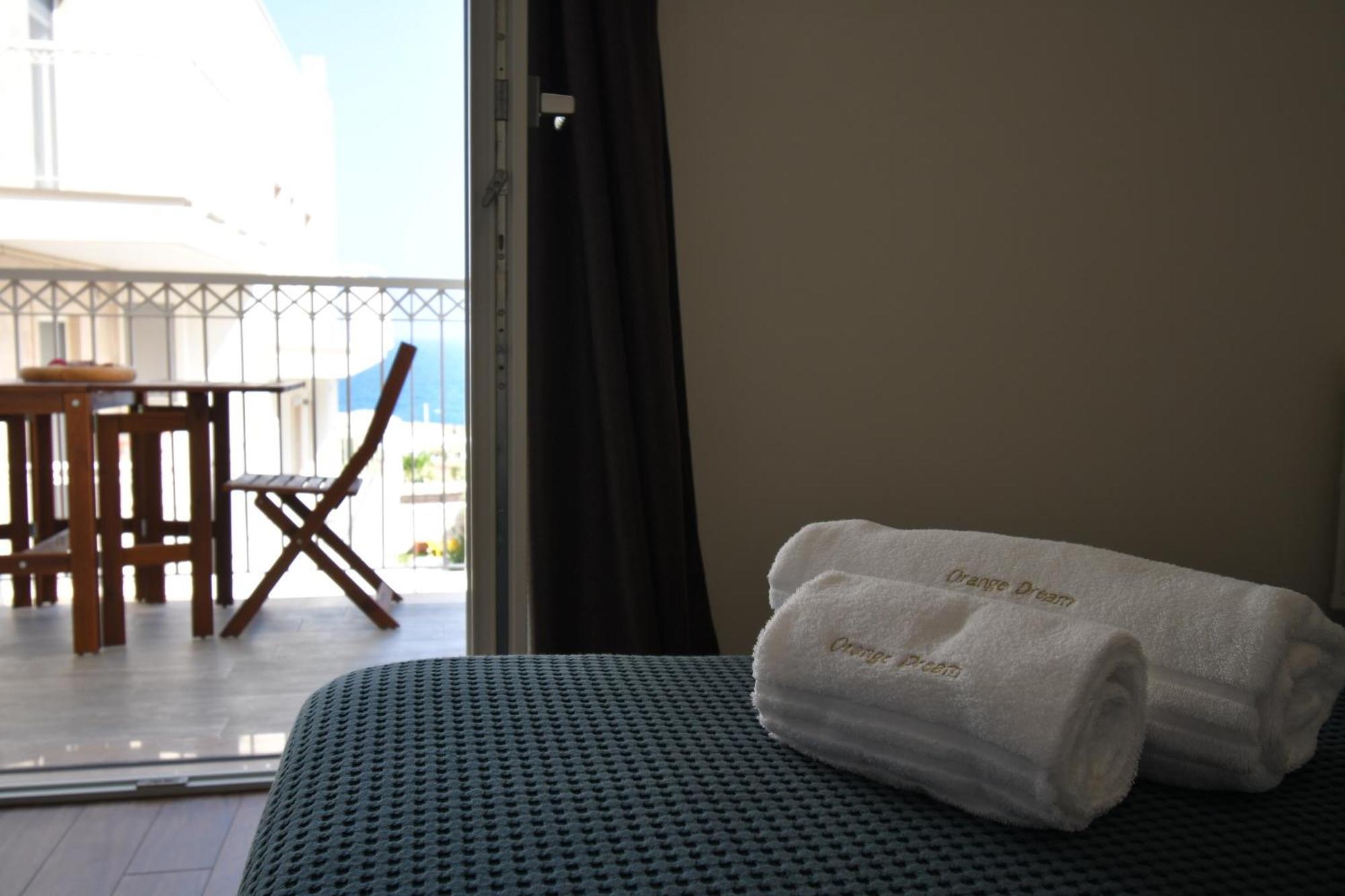 Orange Dream Hotel Polignano a Mare Buitenkant foto