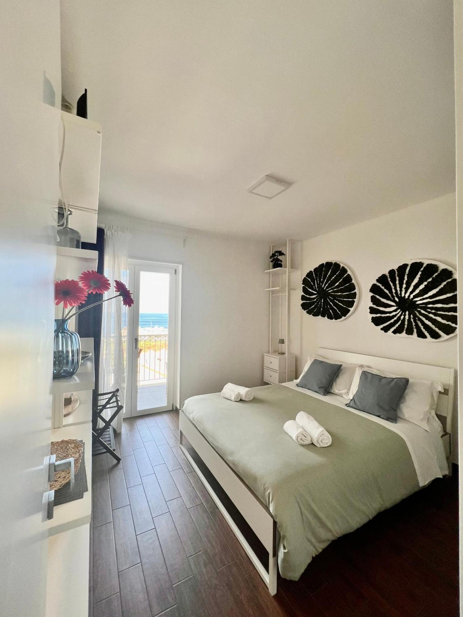 Orange Dream Hotel Polignano a Mare Kamer foto